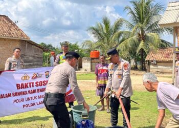 Peringati Hari Bhayangkara ke-80, Polres Mesuji Salurkan Bantuan Air Bersih Untuk Warga Desa Labuhan Permai