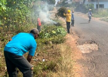 Gotong royong, Pemdes Bangun Jaya Ajak Warga Ciptakan Lingkungan Bersih Dan Sehat