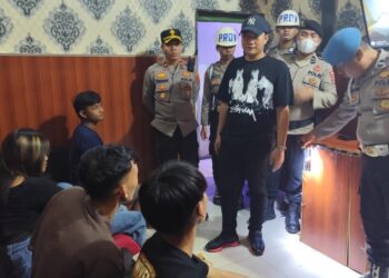 Propam Polres Lampura Razia Tempat Hiburan Dikotabumi