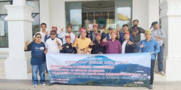 Tokoh Adat Sigegkhi Suku Gerakan Masyarakat Peduli Gunung Rajabasa (GMPGR) Lampung Selatan, Tolak Tegas Recana Pengeboran Gunung Rajabasa.