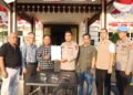 Tokoh Masyarakat Mesuji, Serahkan Sukarela 6 Pucuk Senpira Kepada Kapolres