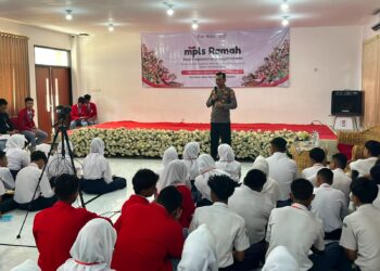 Kapolsek Gadingrejo Ajak Siswa Baru SMK Telkom Lampung Bijak Bermedia Sosial dan Jauhi Kenakalan Remaja