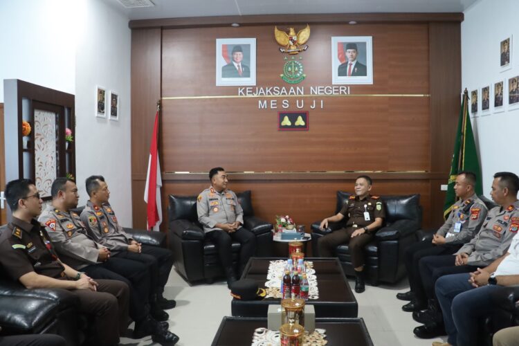 Perkuat Soliditas dan Sinergitas, Kapolres Jalin Silaturahmi ke Kejari Mesuji dan Kodim 0426