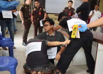 Terungkap! Rekonstruksi 22 Adegan Bongkar Kronologi Penusukan Dua Pengunjung Biliar di Pringsewu