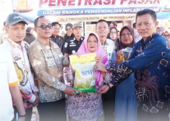 Tekan Infkasi, Pemkab Tubaba Gelar Pasar Murah Salurkan 6 Ton Beras, 600 Dus Minyakita.