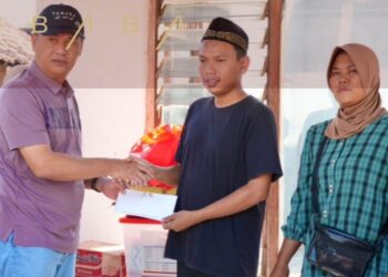 Dampak Kebakaran Tiga Warga Kibang Budi Jaya Terima Bantuan