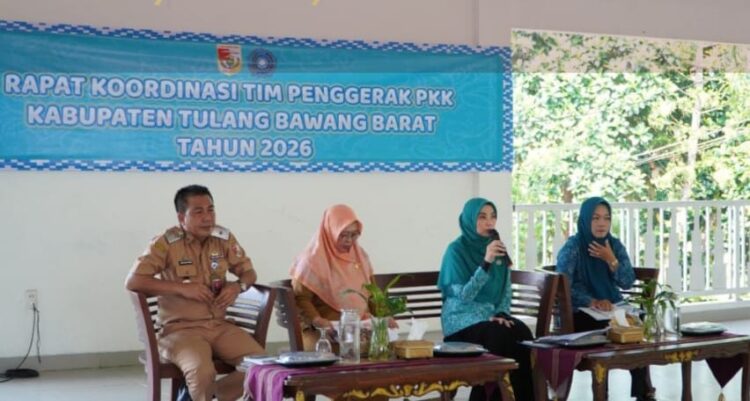 Ketua TP-PKK Matangkan Persiapan Marga Kencana Sebagai Desa Tapis.