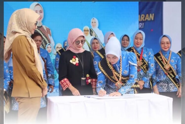 Hadir Di Festival Literasi Lampung, Novianti Dikukuhkan Sebagai Bunda Literasi.