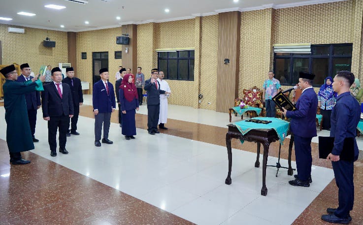 Bupati Pringsewu Lantik Empat Pejabat Pengawas dan Tiga Kepala Puskesmas