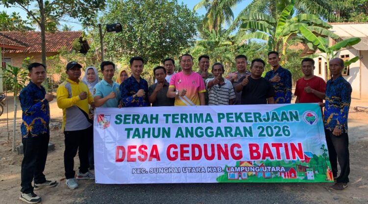 Tingkatkan Ekonomi Warga, Pemdes Gedung Batin Bangun Jalan Lapen Didusun 1
