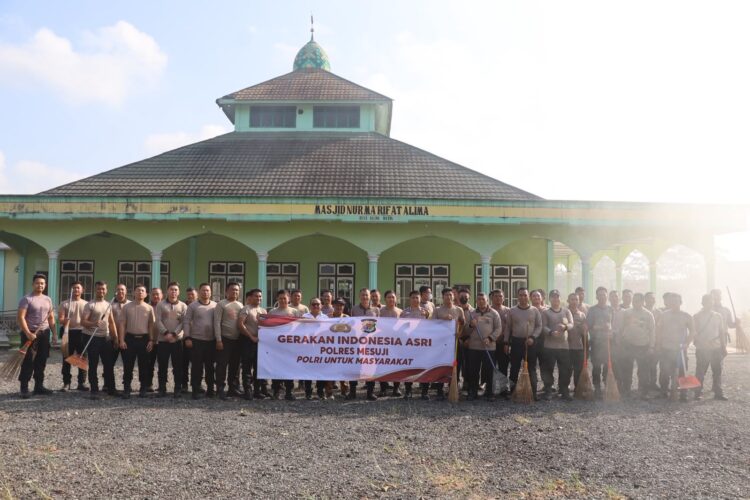Wujudkan Lingkungan Bersih, Jajaran Polres Mesuji Laksanakan Gerakan Indonesia Asri