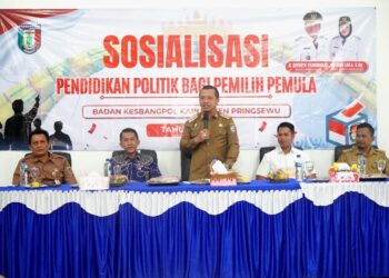 Bupati Pringsewu Buka Sosialisasi Pendidikan Politik bagi Pemilih Pemula