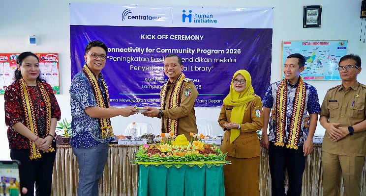 SMPN 2 Pringsewu Terima Bantuan Perpustakaan Digital Senilai Rp500 Juta