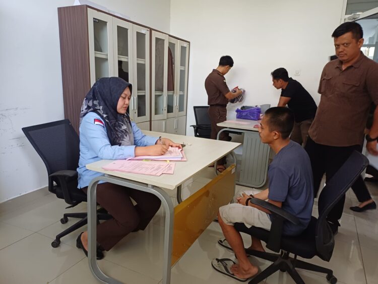 Berkas Lengkap, Polisi Limpahkan Tersangka Pembunuh Istri Siri ke Kejari Pringsewu