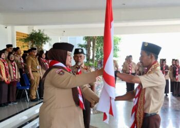 Umi Laila Pimpin Apel Pelepasan Kontingen Kwarcab Pringsewu ke Jambore Nasional XII Tahun 2026