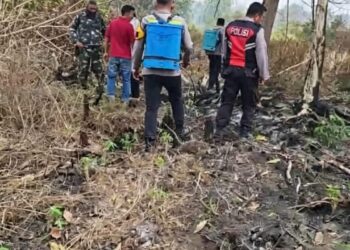 Polres Mesuji dan Jajaran bersama Kodim 0426 TB Padamkan Kebakaran Lahan di 5 Titik Api Tersebar di Dua Kecamatan