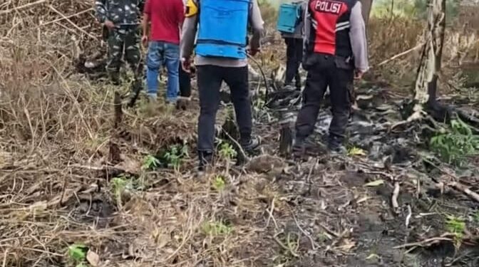 Polres Mesuji dan Jajaran bersama Kodim 0426 TB Padamkan Kebakaran Lahan di 5 Titik Api Tersebar di Dua Kecamatan
