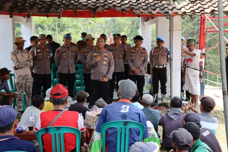 Renovasi Jembatan Gantung Bumi Arum Rampung, Ditutup Makan Bersama dan Santunan