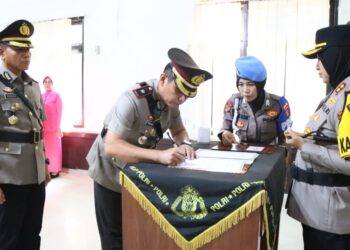Kapolres Pimpin Upacara Sertijab Kapolsek, Kabag Ops dan Wakapolres Lampung Utara