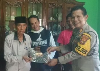 Warga  Abung Timur Serahkan Senpi Rakitan Ke Polisi