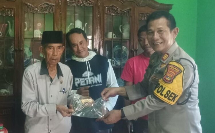 Warga  Abung Timur Serahkan Senpi Rakitan Ke Polisi