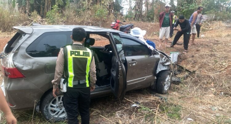 Mobil Avanza Terjun Ke Rawa, Polisi Temukan Timbangan Dan Narkoba