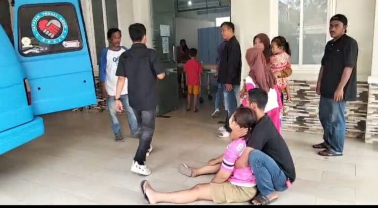 Tangis Pecah Di UGD RS Maria Regina, Keluarga Pertanyakan Penanganan Suparno MD