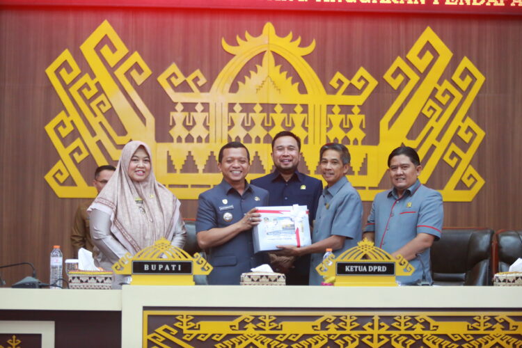 Rapat Paripurna Bupati Pringsewu Mengajukan (R-APBD) Tahun Anggaran 2027