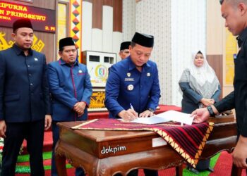 Pemkab dan DPRD Pringsewu Sahkan Empat Peraturan Daerah